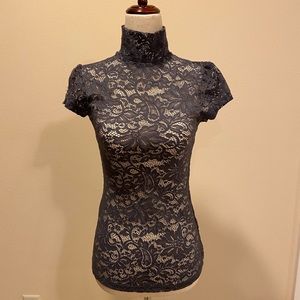 Express lace top - size XS - grey color. Excellent condition